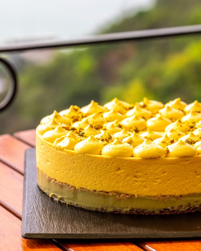 Pisztáciás mangó mousse torta - Jeromos atya kedvence